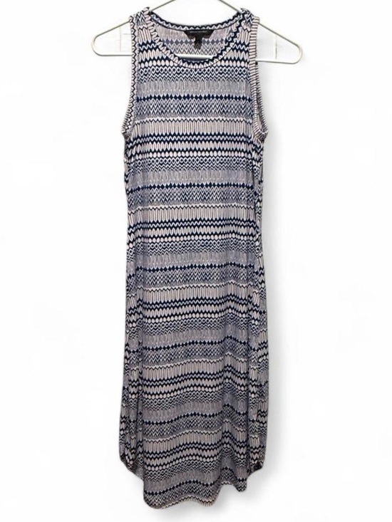 Banana Republic Dresses & Skirts - Banana Republic Navy & White Sleeveless Patterned Maxi Dress